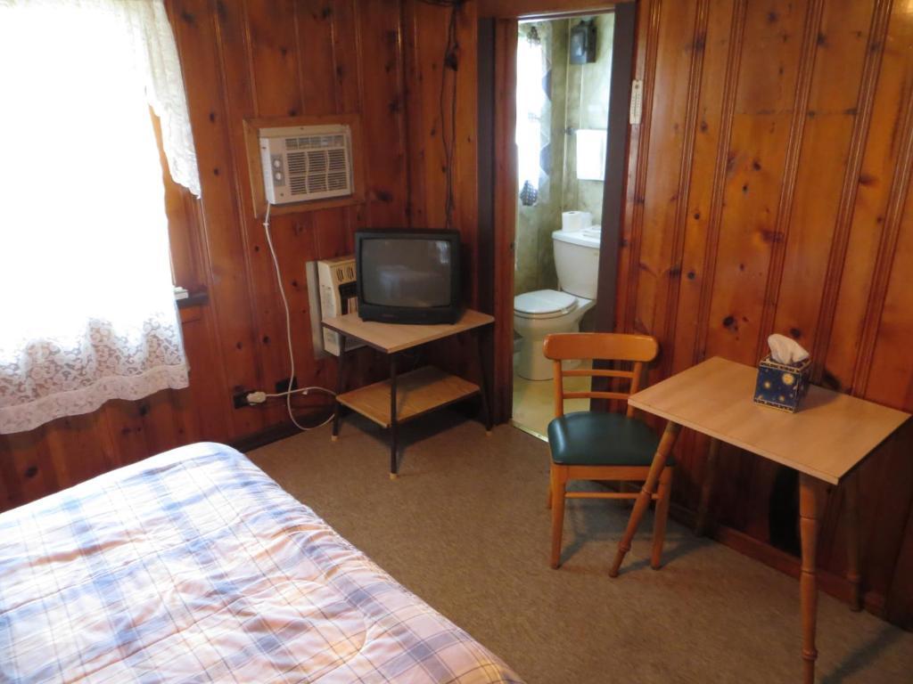 The Wesley Inn Motel Lake Geneva Exterior photo