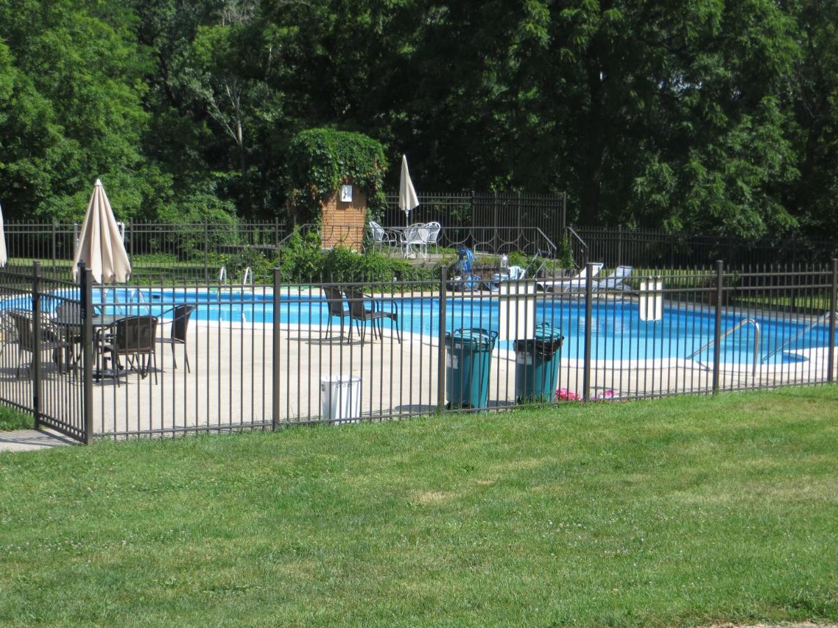 The Wesley Inn Motel Lake Geneva Exterior photo