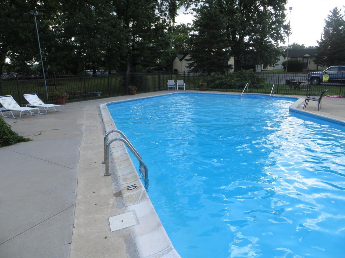 The Wesley Inn Motel Lake Geneva Exterior photo