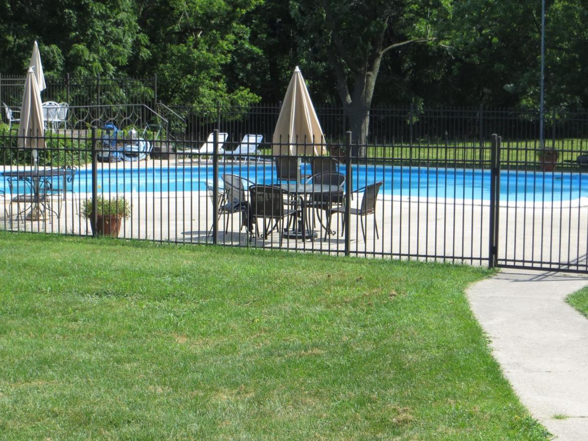 The Wesley Inn Motel Lake Geneva Exterior photo